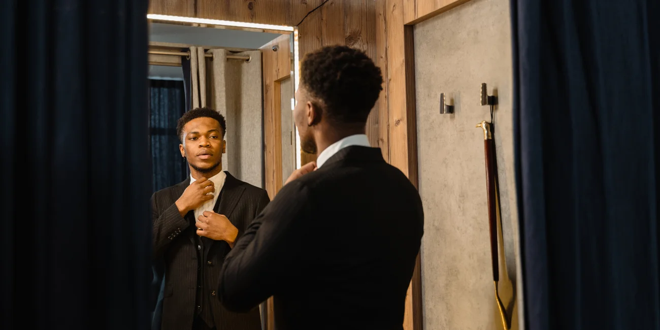 Uniformes Casuais vs. Formais: Qual o Melhor para Sua Empresa?