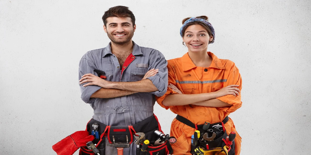 Por que é importante usar uniformes no ambiente de trabalho?